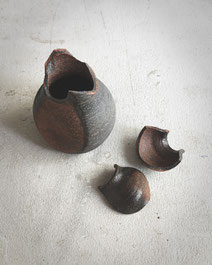 eine zerbrochene Vase